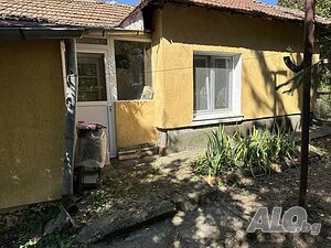 Къща в гр. Сеново 1 - storey 90 sq. m. built-up area 1600 sq. m. courtyard | Houses / Villas | Senovo