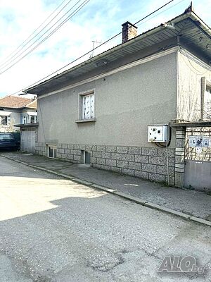 Двуетажна къща с двор в гр. Бяла 2 - storey 146 sq. m. built-up area 680 sq. m. courtyard | Houses / Villas | Byala