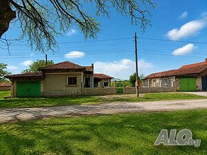 Къща с. Обретеник 1 - storey 64 sq. m. built-up area 1300 sq. m. courtyard | Houses / Villas | Obretenik