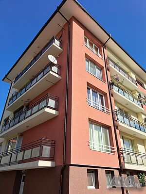 Тристаен 110кв.м., ет.2, топ център, непреходен, санирана сграда! 2-Bedroom 110 sq. m. Brick 1979 y. 2 floor First residential floor | Apartments | Botevgrad