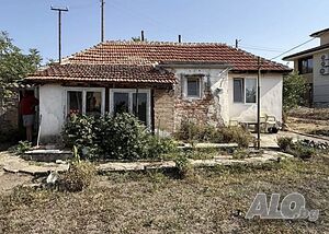 Двор с жилищна постройка гр. Българово 1 - storey 80 sq. m. built-up area 422 sq. m. courtyard | Houses / Villas | Balgarovo