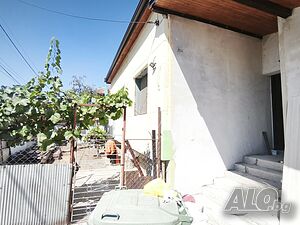 Къща в Скутаре 1 - storey 98 sq. m. built-up area 1300 sq. m. courtyard | Houses / Villas | Skutare