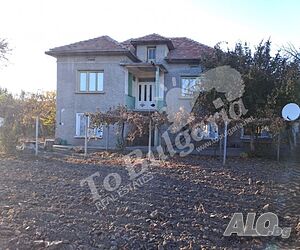 Продава се много запазена къща в с. Караисен 2 - storey 110 sq. m. built-up area 2120 sq. m. courtyard | Houses / Villas | Karaisen