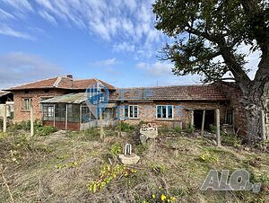 Тухлена къща с голям двор в село Недан, област Велико Търново 1 - storey 90 sq. m. built-up area 2650 sq. m. courtyard | Houses / Villas | Nedan