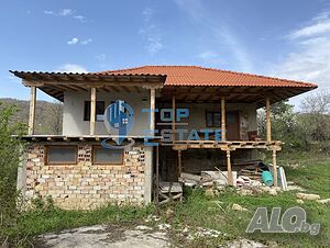 Двуетажна тухлена къща с панорамна гледка в Еленския балкан 2 - storey 140 sq. m. built-up area 1600 sq. m. courtyard | Houses / Villas | Cherni dyal