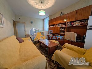 Тристаен тухлен апартамент в центъра на град Стражица 2-Bedroom 90 sq. m. Brick 1970 y. 3 floor Not last | Apartments | Strazhitsa
