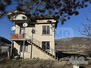 Просторна къща в село Сваленик 2 - storey 280 sq. m. built-up area 2276 sq. m. courtyard | Houses / Villas | Svalenik