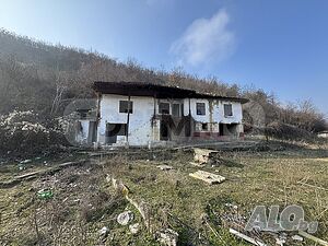 Къща в живописното село Сваленик 2 - storey 140 sq. m. built-up area 800 sq. m. courtyard | Houses / Villas | Svalenik
