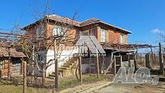 Голям двор с къща в с. Шарково, до гр. Елхово 2 - storey 200 sq. m. built-up area 6700 sq. m. courtyard | Houses / Villas | Sharkovo