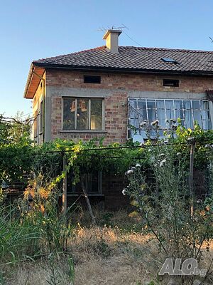 Продава двуетажна монолитна къща в село Устина 2 - storey 200 sq. m. built-up area 900 sq. m. courtyard | Houses / Villas | Ustina