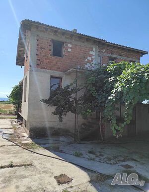 Двуетажна къща, с. Избеглии 2 - storey 65 sq. m. built-up area 1000 sq. m. courtyard | Houses / Villas | Izbeglii