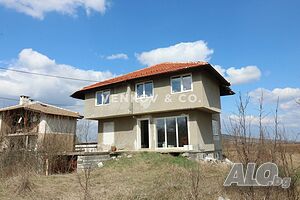 Масивна къща с нов покрив на 30мин. от София! 3 - storey 180 sq. m. built-up area 1000 sq. m. courtyard | Houses / Villas | Belanitsa