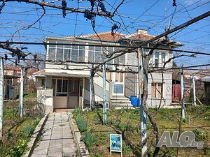 Двуетажна къща с двор на центъра в с. Безмер 2 - storey 137 sq. m. built-up area 970 sq. m. courtyard | Houses / Villas | център Bezmer