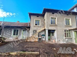 Къща с голям двор в с. Градина 2 - storey 125 sq. m. built-up area 2453 sq. m. courtyard | Houses / Villas | Gradina