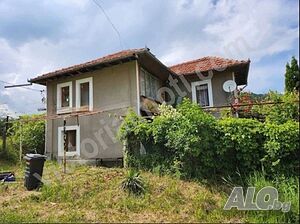 Двуетажна къща в с. Равново 2 - storey 150 sq. m. built-up area 2100 sq. m. courtyard | Houses / Villas | Ravnovo