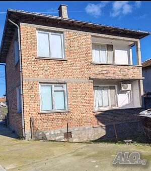 Продавам къща 2 - storey 136 sq. m. built-up area 252 sq. m. courtyard | Houses / Villas | Malko Tarnovo