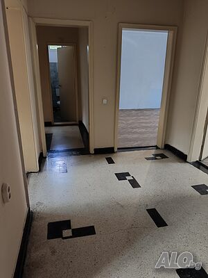 Четиристаен - у-ще Славейков! Large 150 sq. m. Brick 1971 y. 3 floor Not last | Apartments | Center Dobrich
