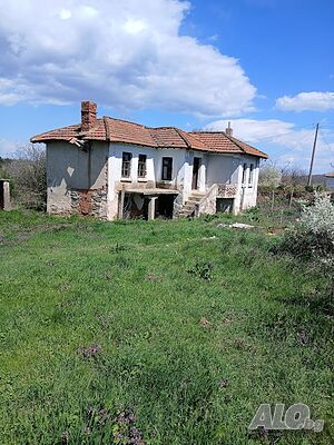 Масивна двуетажна къща за продажба в село Лесово 2 - storey 110 sq. m. built-up area 1843 sq. m. courtyard | Houses / Villas | Lesovo