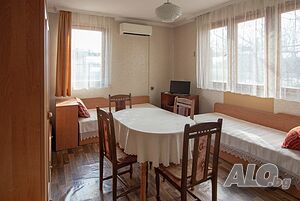 Масивна двуетажна къща с двор и асма в село Самуилово 2 - storey 120 sq. m. built-up area 680 sq. m. courtyard | Houses / Villas | Samuilovo