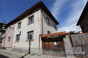 Стара къща с 6 стаи и двор за продажба до центъра на банско 2 - storey 146 sq. m. built-up area 293 sq. m. courtyard | Houses / Villas | Bansko