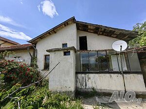Масивна къща гр. Кочериново 1 - storey 60 sq. m. built-up area 400 sq. m. courtyard | Houses / Villas | Kocherinovo