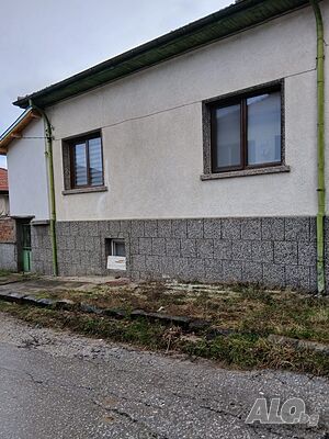 Продавам имот 2 - storey 182 sq. m. built-up area 560 sq. m. courtyard | Houses / Villas | Kostenets